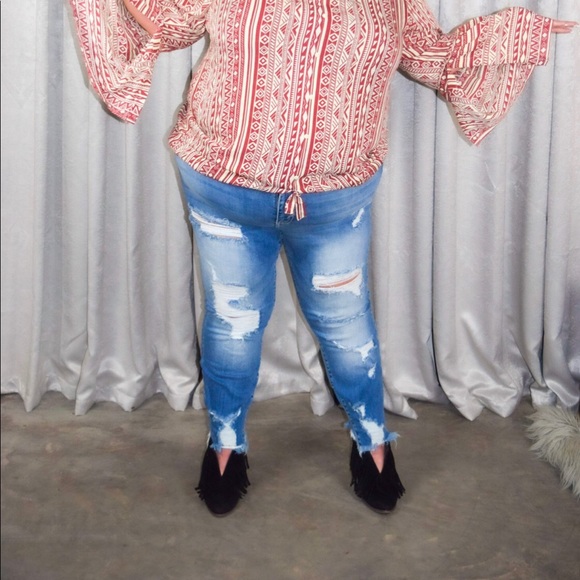 LAST ONE - size 7 🔥🔥Black Fringe Booties 🔥🔥 - Picture 6 of 6